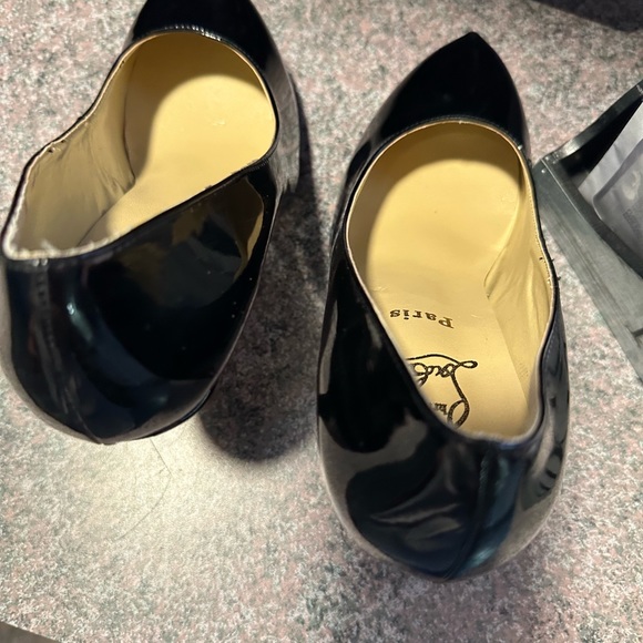 Louis Vuitton heals worn once , they are to big . Size 41. - Picture 11 of 13